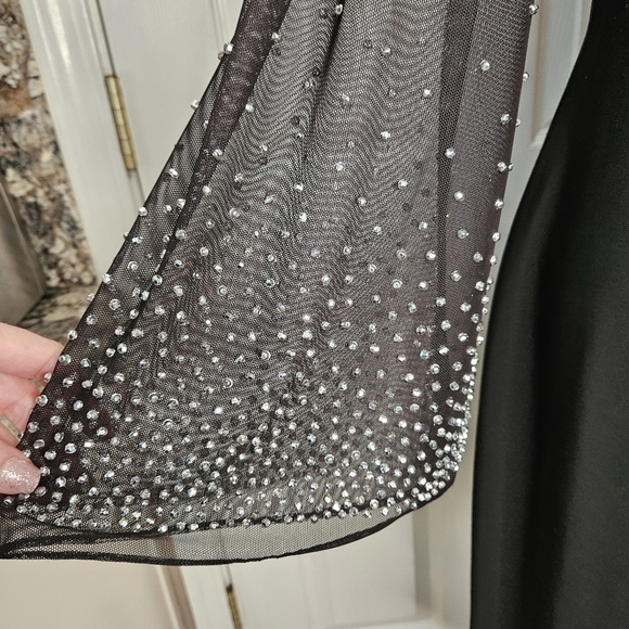 CACHET black midi dress with sheer sleeve embellishments size 8 - Picture 4 of 11